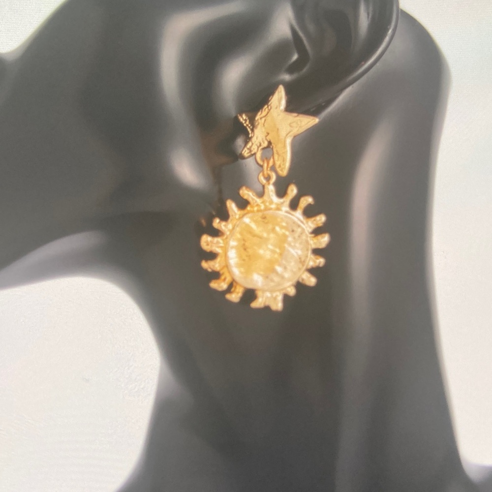 Gold Star and Sunburst Earrings - Picture 4 of 4